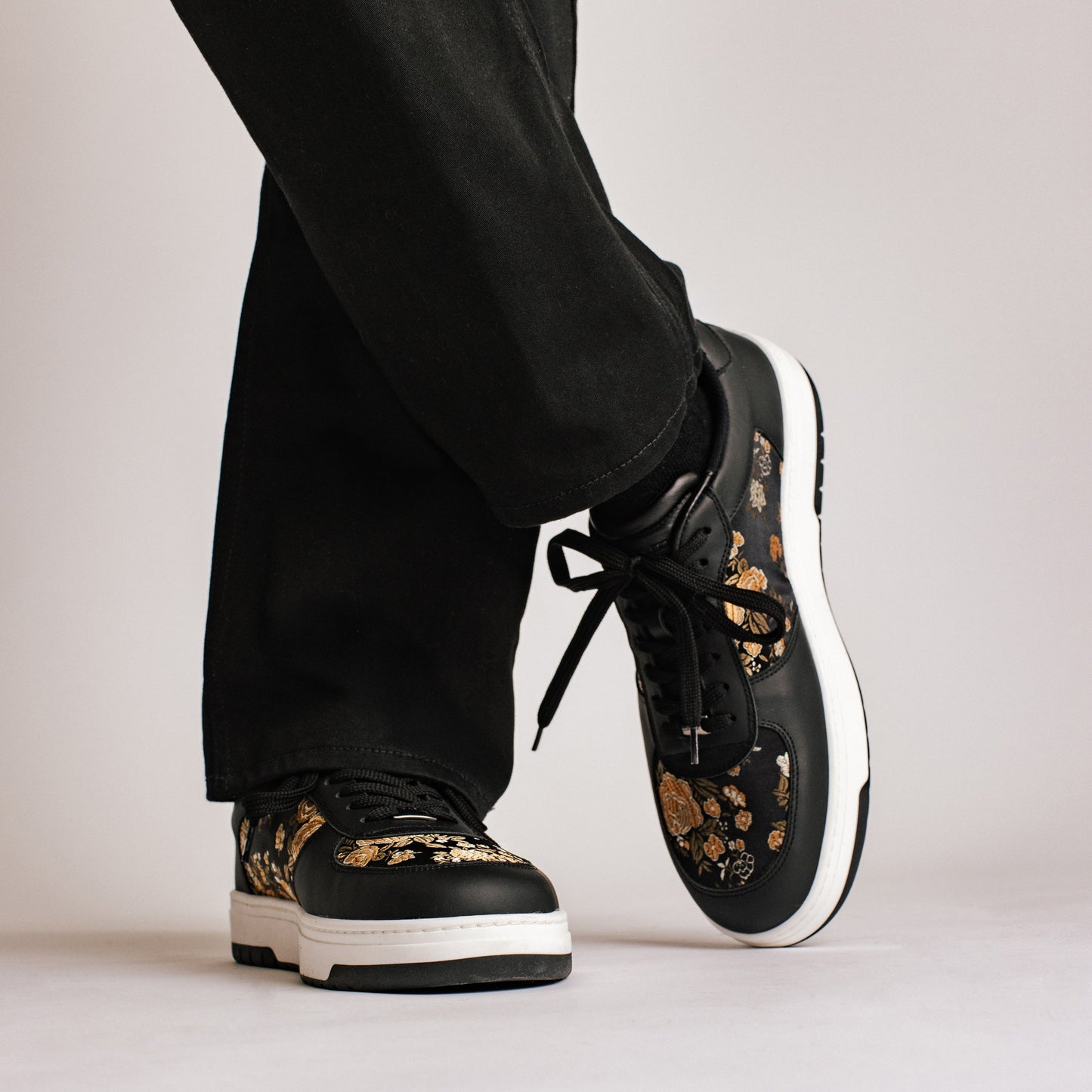 The Rapido Low-top Sneaker in Eden Noir